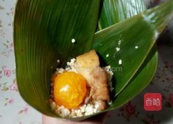 咸肉蛋黄粽的做法图解10