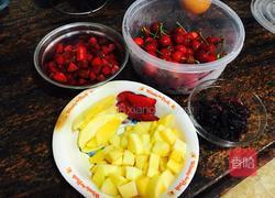 缤纷色彩的果冻的做法图解1