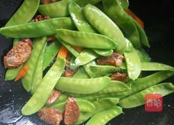 荷兰豆炒腊肠的做法图解4