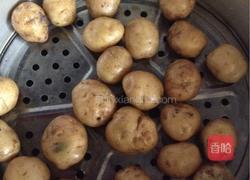 椒盐土豆饼的做法图解1