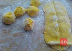 Pumpkin Rose Roll Recipe Illustration 10