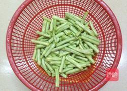 长豆角炒腊肉的做法图解3