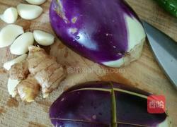 家常肉末茄子的做法图解1
