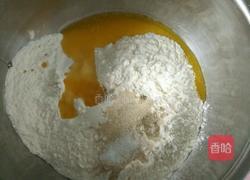 8寸披萨饼底的做法图解3