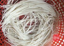 剁椒炒江西米粉的做法图解1