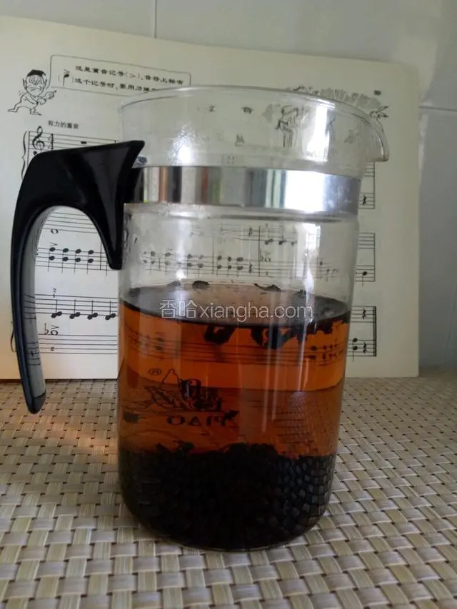 往茶叶里加进200克开水泡茶10分钟