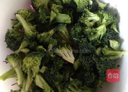 蚝油西兰花的做法图解1
