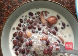 牛奶红豆莲子西米露的做法图解3