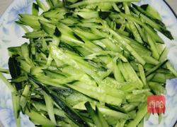 凉拌酸辣黄瓜丝的做法图解1