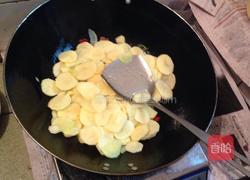 土豆片炒瘦肉的做法图解6