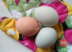 茶籽油蒸土鸡蛋的做法图解2