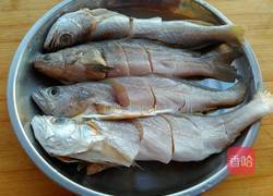 清蒸黄鱼的做法图解2