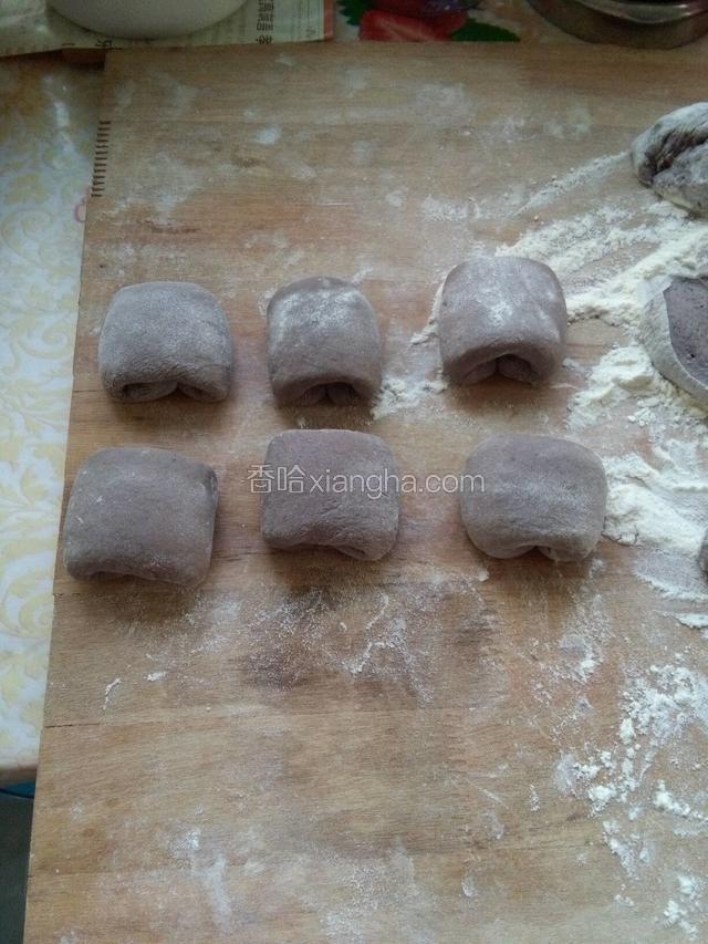 这是我做好的馒头，您也可以做成自己喜欢的形状来。