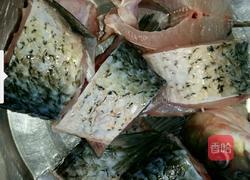 酱香番茄炖草鱼的做法图解1