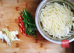醋溜土豆丝的做法图解1