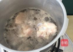 大骨墨鱼赤豆汤的做法图解2