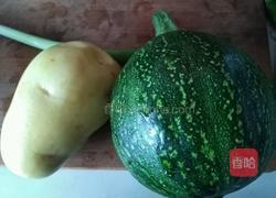 蚝油窝瓜炖土豆的做法图解1