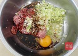 鲜肉小馄饨的做法图解1