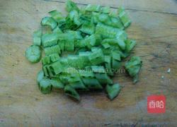 麻汁蒜泥拌黄瓜的做法图解1