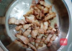 苦瓜炒肉的做法图解1