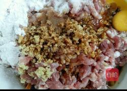 荠菜猪肉馅饺子的做法图解1