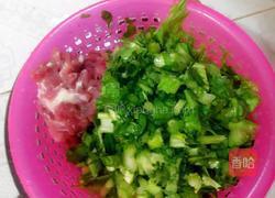 咸蛋黄芥菜汤的做法图解1