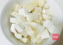 杏鲍菇炒鸡丁的做法图解1