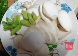 腊肠炒杏鲍菇的做法图解3