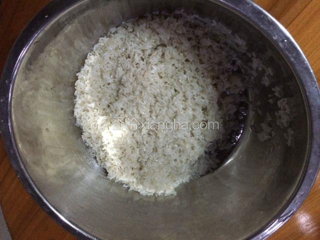 生米洗净待用。
