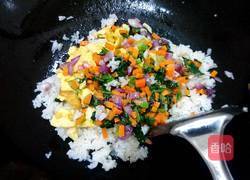什锦炒饭的做法图解7