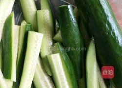 快炒黄瓜的做法图解1