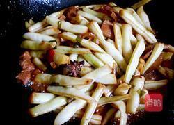 家常猪肉炖豆角的做法图解8