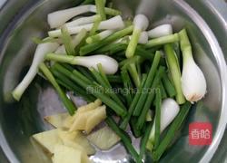 姜葱炒花蟹的做法图解3