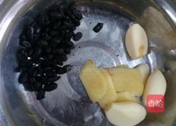 鱼仔焖l苦瓜的做法图解2