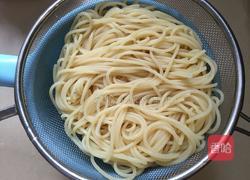 素炒意面的做法图解3