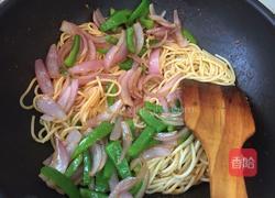 素炒意面的做法图解9