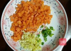 青瓜排骨酱爆鸡丁的做法图解3