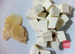 平菇豆腐汤的做法图解2