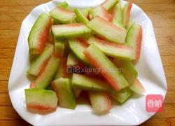 清炒西瓜皮的做法图解1
