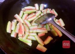 清炒西瓜皮的做法图解3