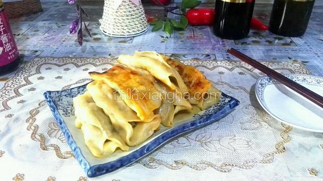 鲜肉锅贴