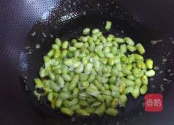 青椒香干炒毛豆的做法图解2