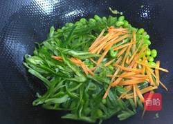 青椒香干炒毛豆的做法图解4