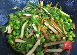 青椒香干炒毛豆的做法图解8