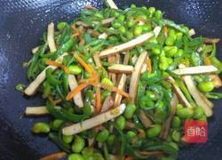 青椒香干炒毛豆的做法图解9