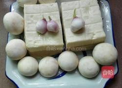 豆腐烧口蘑的做法图解1