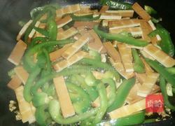 香干炒腊肉的做法图解7