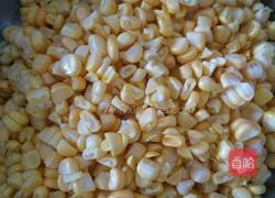 鸡蛋炒玉米的做法图解1