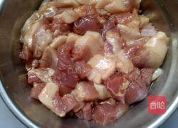 五花肉炖苦瓜的做法图解2