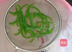 青椒茄汁宽面的做法图解6